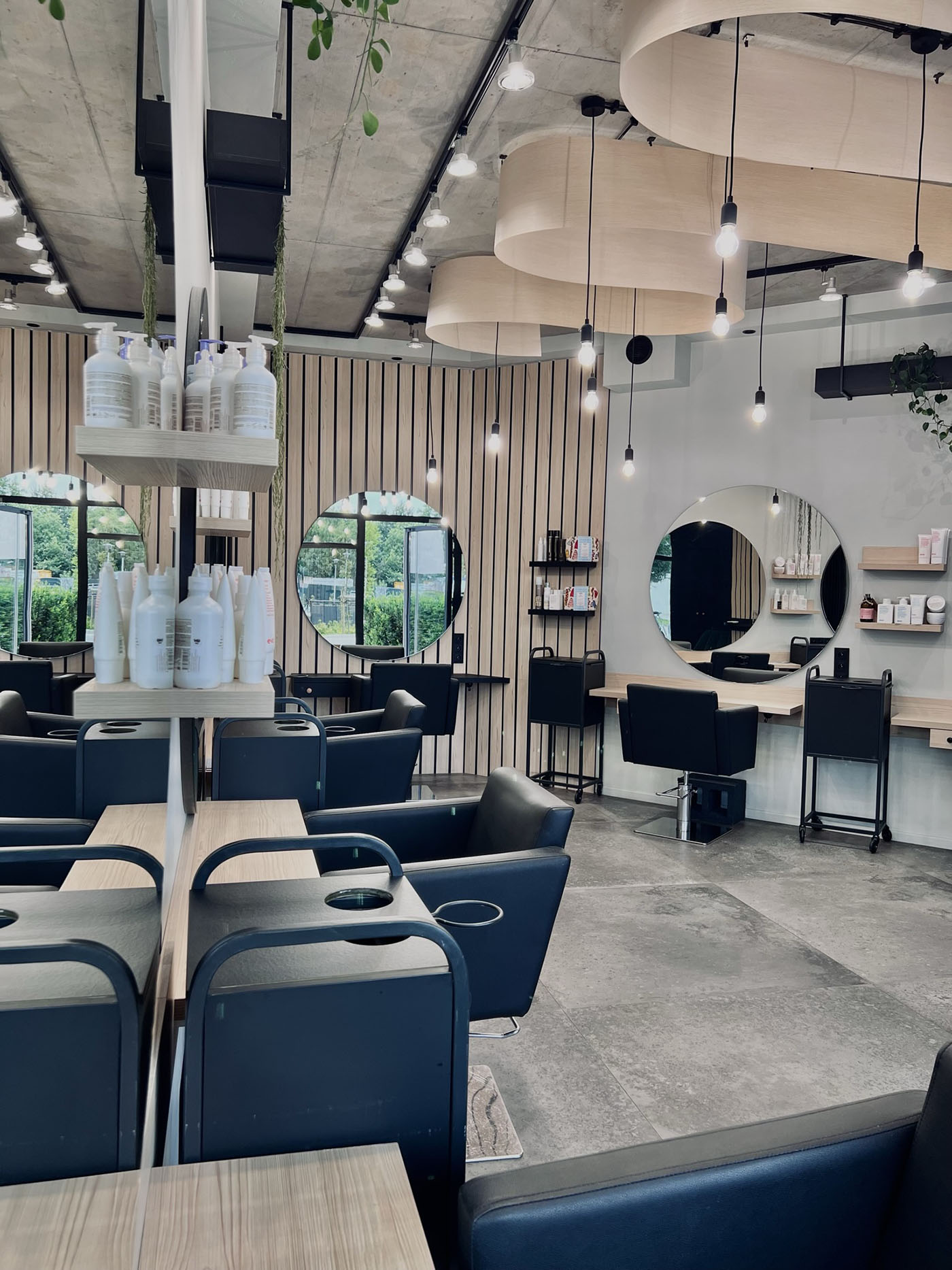 Salon damski CutCut przy ul. Janusza Meissnera 2C w Poznaniu